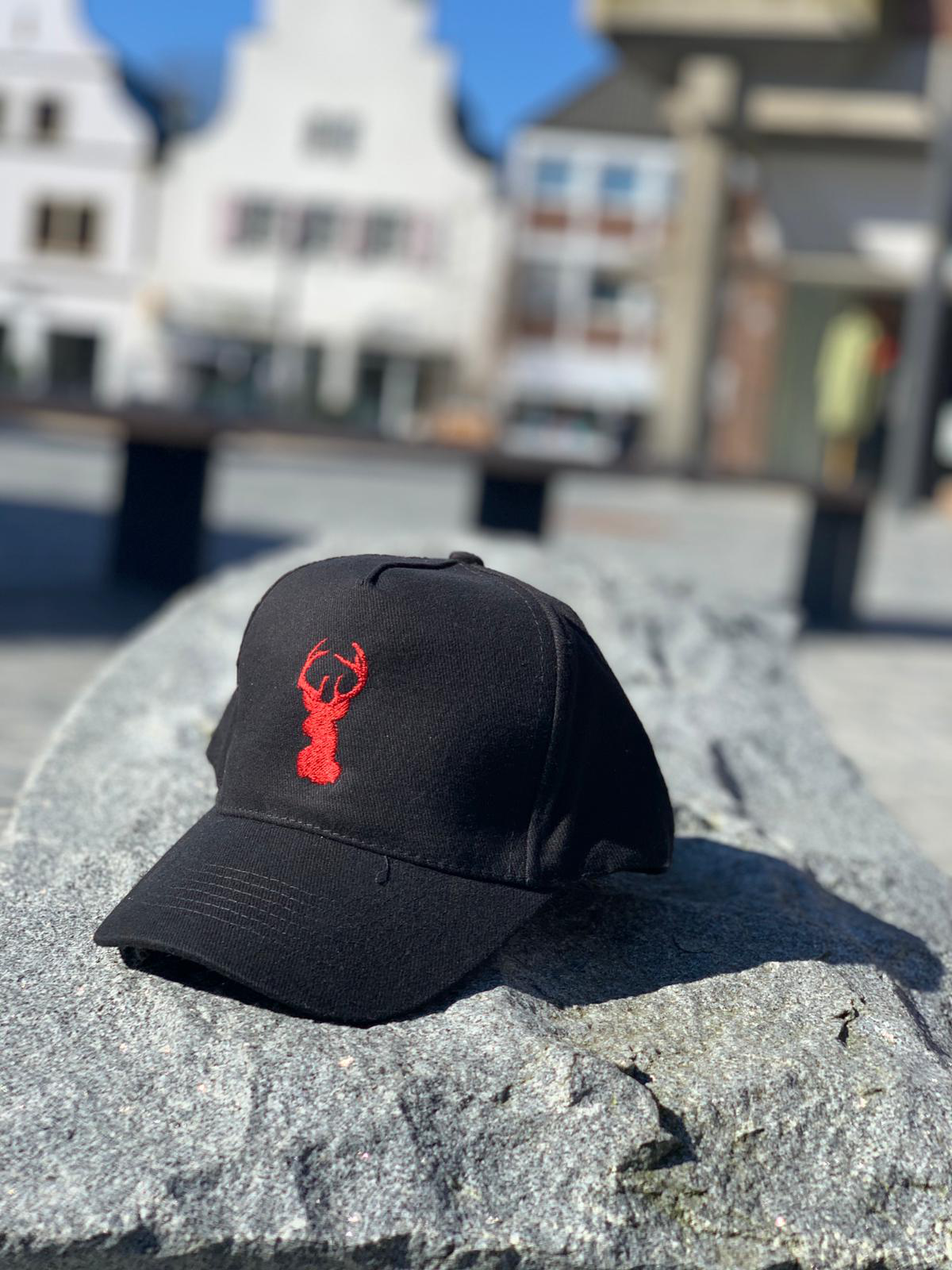 roter hirsch - Cap / Schirmmütze in schwarz mit Logo