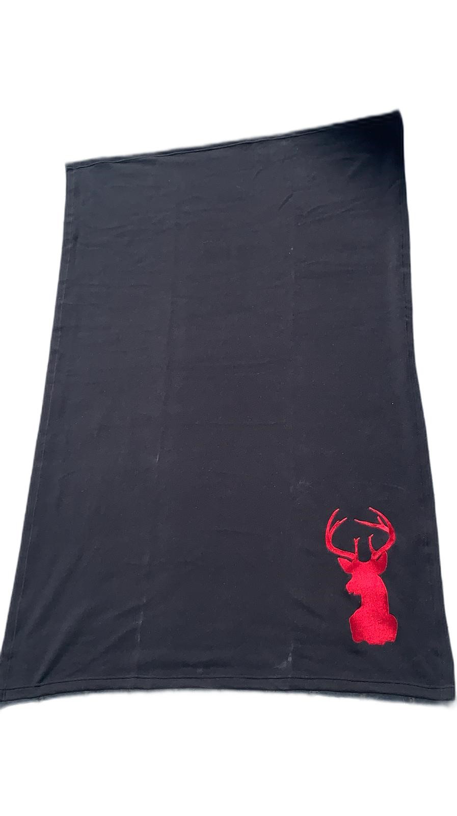 Fleecedecken rot mit schwarzem Hirsch /auch für die Außenmöbelierung